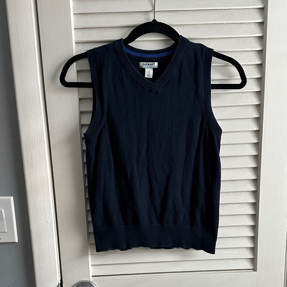 Old navy boys small 6/7 navy blue vest